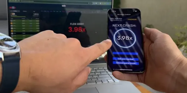 Aviator Predictor mobile app UI for Android and iPhone